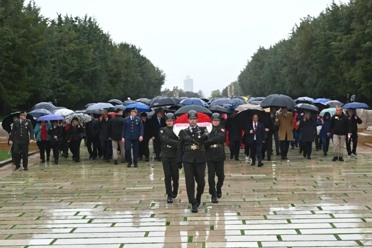 TEMAD'dan 17 Ekim Dünya Astsubaylar Günü dolayısıyla Anıtkabir'e ziyaret