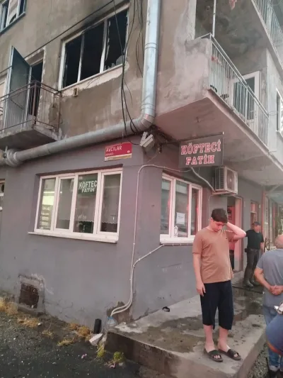 Balıkesir Karesi’de ev yangını: 2 araç ve 7 personel müdahale etti